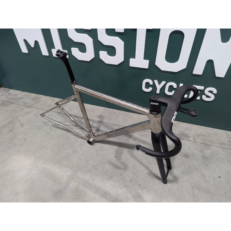 Bossi Grit SS TI Frameset + Enve Aero Pro One Piece Bar - Preloved